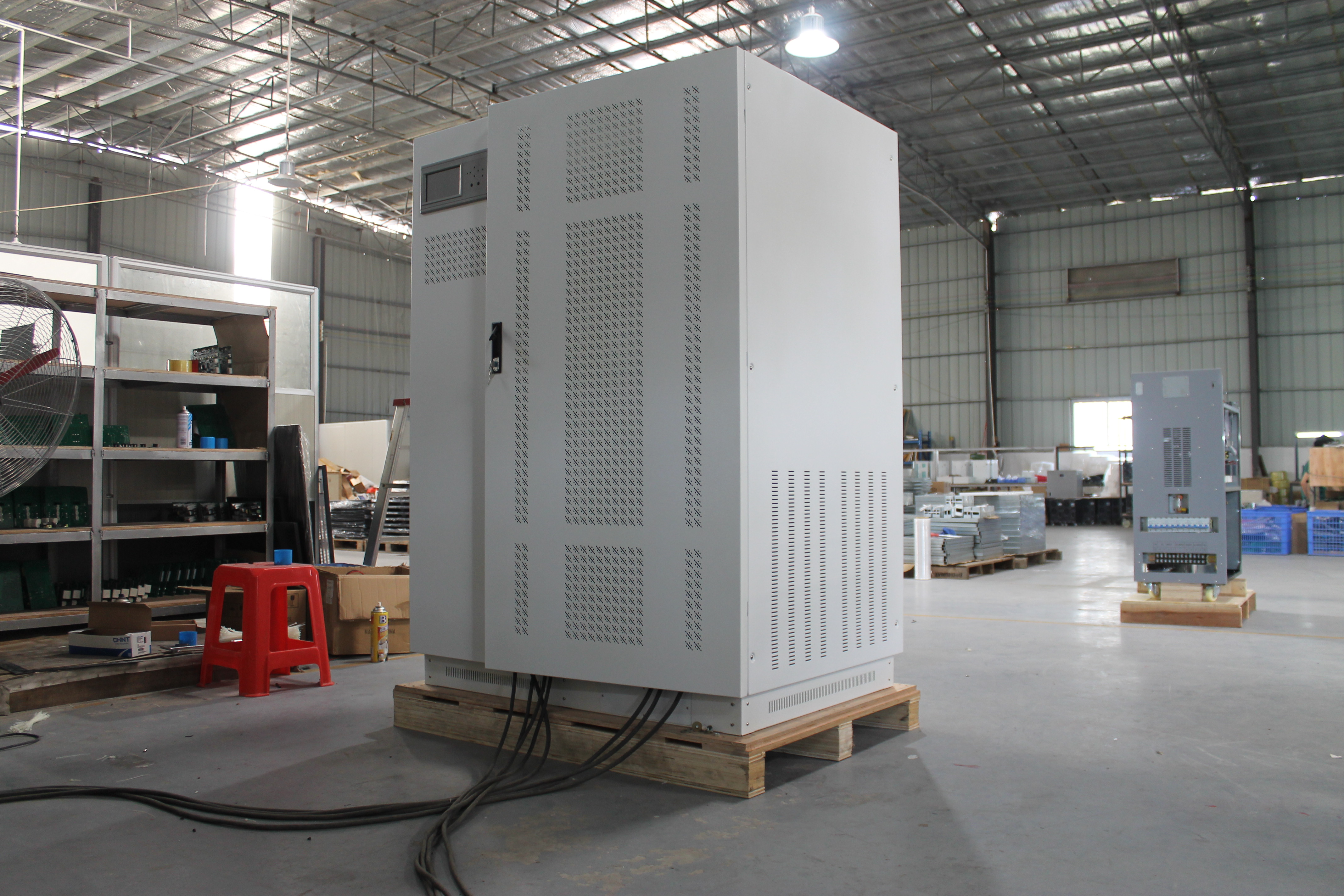 300kw Off Grid Inverter Delta Series Inverter a energia solare IGBT trifase per centrale elettrica solare 